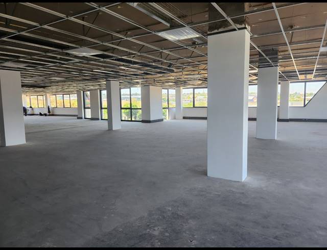 983M² OFFICE TO LET IN VORNA VALLEY